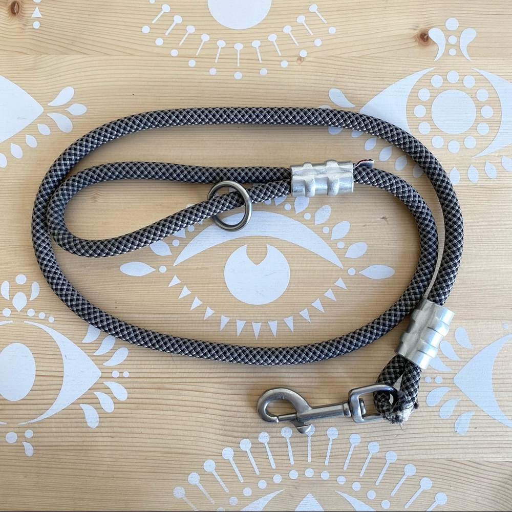 Gray Wolf Climbing Rope Dog Leash Made in USA Stainless Steel 4ft Traffic Lead